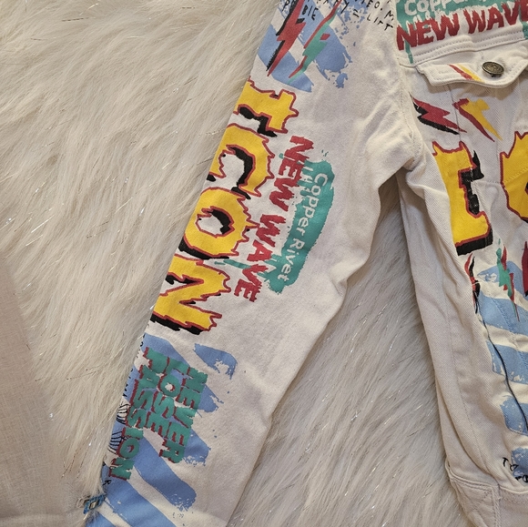 COOPER RIVET WHITE ICON DENIM JACKET - Picture 5 of 8